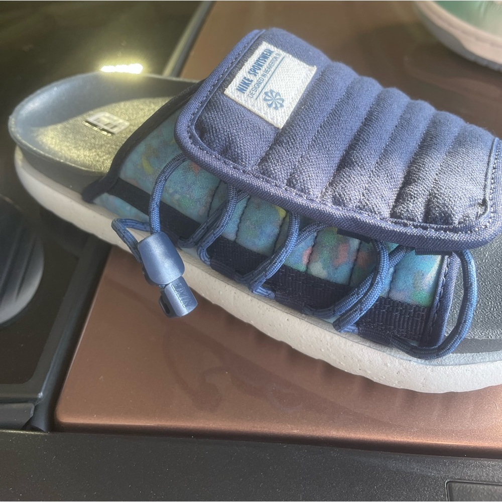 New men’s Nike slippers